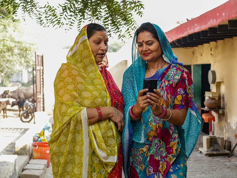 India has surged 11 spots to 49th place in the Network Readiness Index (NRI) 2024, up from 60th position in 2023, according to the latest report
Image: Shutterstock