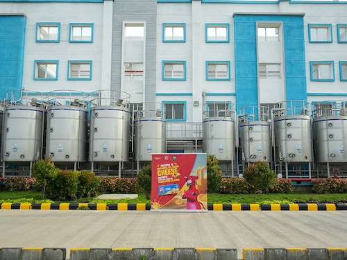 The Britannia Bel Foods cheese factory, inaugurated on October 9, boasts a total production capacity of approximately 6,000 tons per year for natural cheese varieties like cheddar and mozzarella, and around 10,000 tons per year for processed cheese.
