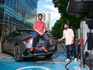 (L to R) Akshit Bansal and Raghav Arora, Co-Founders at Statiq.  Photographed at one of Statiq"s EV charging stations in Cyber Cuty, Gurugram.
Image: Amit Verma