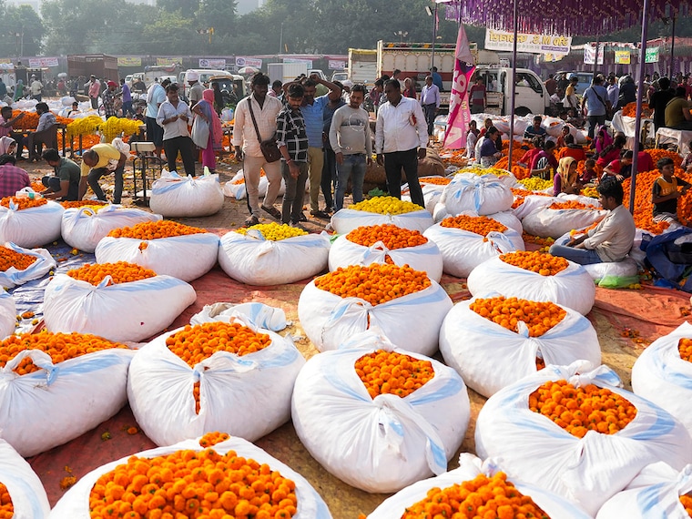 Flowers are being sold ahead of the Diwali festival at the Ghazipur flower market in Delhi on Tuesday, October 29, 2024.