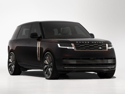 Britain"s Sophie, Duchess of Edinburgh (R) and co-founder of Domaine Evremond, Patrick McGrath (L) tour the vineyards of Domaine Evremond in Chilham, in south east England.
Photography Ben STANSALL / AFPÂ©