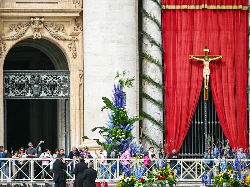 People start to gather at St Peter"s square following the death of Pope Francis in the Vatican on April 21, 2025. Pope Francis died on April 21, 2025 aged 88, a day after making a much hoped-for appearance at Saint Peter"s Square on Easter Sunday, the Vatican said in a statement.