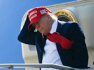 Donald Trump tempers auto tariffs, winning cautious praise from industry
Image: Jim Watson / AFP