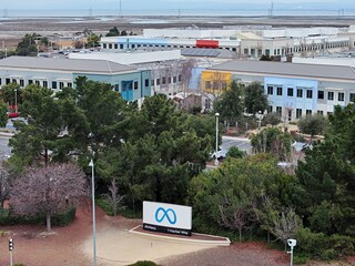 An aerial view of Meta headquarters in Menlo Park, California.   
 Image: Justin Sullivan/Getty Images/AFP