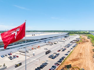 In an aerial view, the Tesla Headquarters is seen in Austin, Texas. 
Image: Brandon Bell / Getty Images North America / Getty Images via AFP