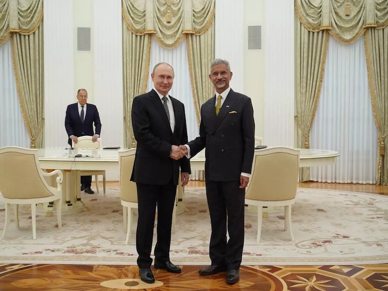 External Affairs Minister S Jaishankar meets with Russian President Vladimir Putin in Moscow on Thursday, August 21, 2025. Earlier in the day, Mr Jaishankar had a meeting with Russian Foreign Minister Sergei Lavrov and reaffirmed the commitment to expand bilateral trade in a balanced, sustainable manner, including India"s exports to Russia in sectors like agriculture, pharma, and textiles.