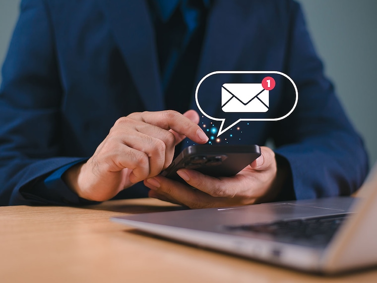 Research suggests that adding extra periods to your texts makes them seem more intense. Image: Shutterstock