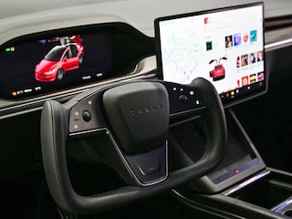 US electric vehicle giant Tesla has started offering advanced self-driving functions for its cars in China, including autopilot on city streets, the company announced on February 25. 
Image: Hector Retamal / AFPÂ©