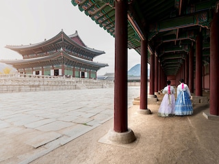 Seoul (South Korea) tops the list of most popular destinations for solo travelers 
Image: Shutterstock