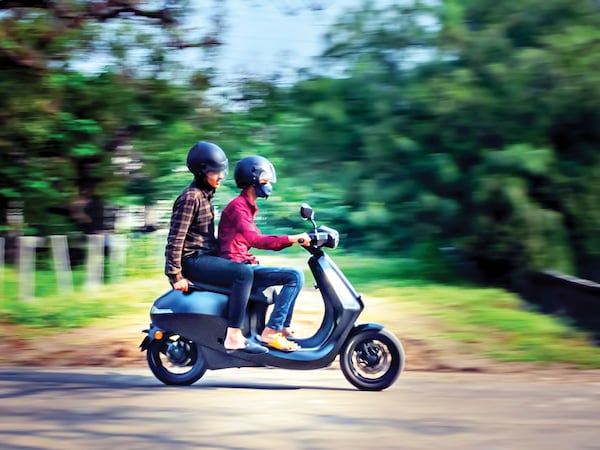 India has an astronomical number of two-wheelers. Therenare about over 250 million registered two-wheelers on our roads. 
Image: Shutterstock