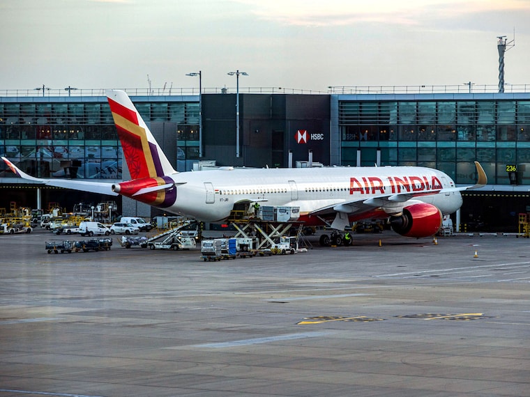 Air India is facing continuous backlash ever since the June 12 crash—one of the biggest air disasters in India. Image: Nicolas Economou/NurPhoto via Getty Images