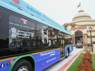 Government of India’s Ministry of New and Renewable Energy launches five pilot projects under the National Green Hydrogen Mission (NGHM) to integrate hydrogen as fuel in buses and trucks.
(Representative Image)
Image: Ajay Aggarwal/Hindustan Times via Getty Images