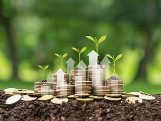 Carbon markets allow companies to offset emissions by purchasing carbon credits, incentivising GHG reduction projects.
Image: Shutterstock