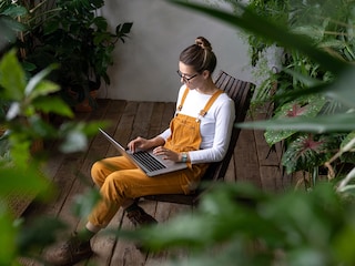 Thanks to the pandemic experience, most large corporations are now equipped to handle the logistical challenges and digital infrastructure necessary for WFH.
Image: Shutterstock