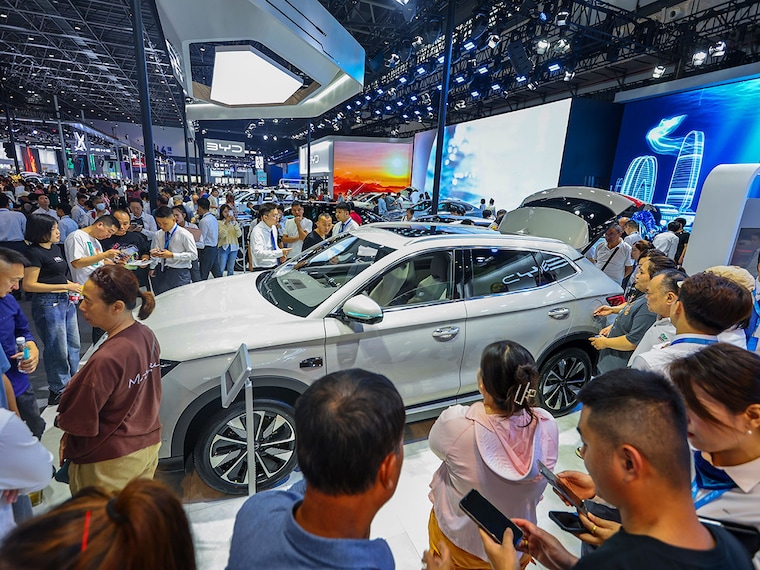 People visit the BYD booth during the 2025 Hainan International Automobile Exhibition & Haikou International Exhibition of Intelligent & New Energy Vehicles on March 14, 2025 in Haikou, Hainan Province of China.
Image: Luo Yunfei/CNS/VCG via Getty Images