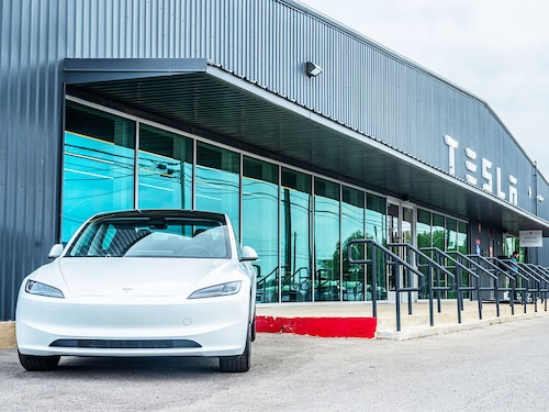 New Tesla registrations sank 49 percent to 19,046 in January and February compared with the same two-month period last yea.
Image: Brandon Bell / Getty Images North America / Getty Images via AFP New Tesla registrations sank 49 percent to 19,046 in January and February compared with the same two-month period last yea.
Image: Brandon Bell / Getty Images North America / Getty Images via AFP