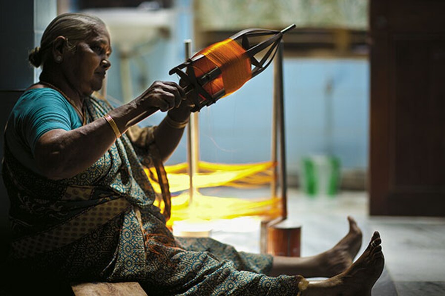 Soaring Gold Prices Take a Toll on Kanchipuram Saris