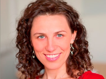 Francesca Gino is an associate professor of Business Administratoin at Harvard Business School