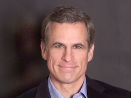 Design for Adaptive Innovation: Strategizing at Speed