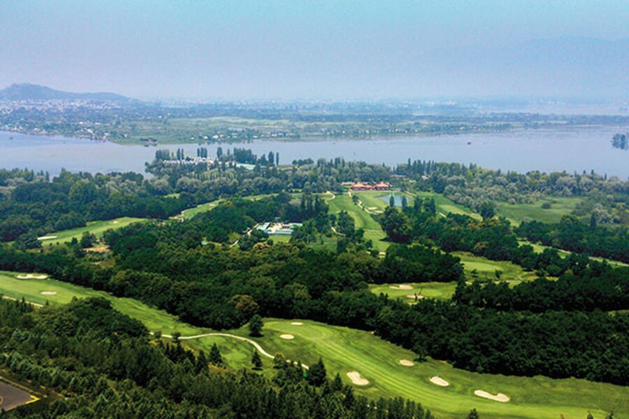 Swing State: Golf in the Kashmir Valley