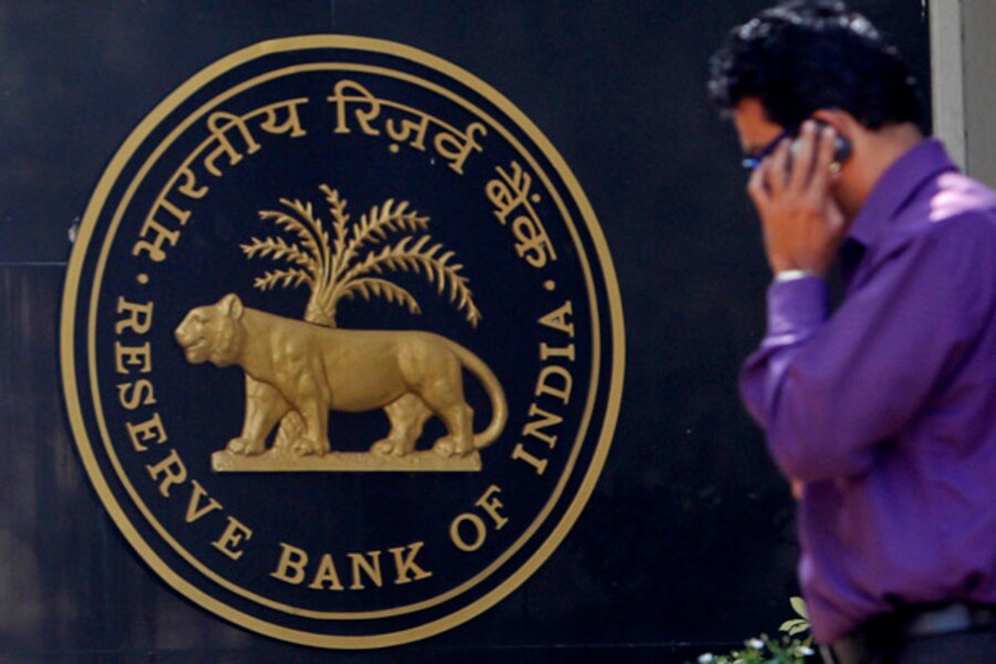 RBI keeps rates on hold, but hints of a cut in early 2015