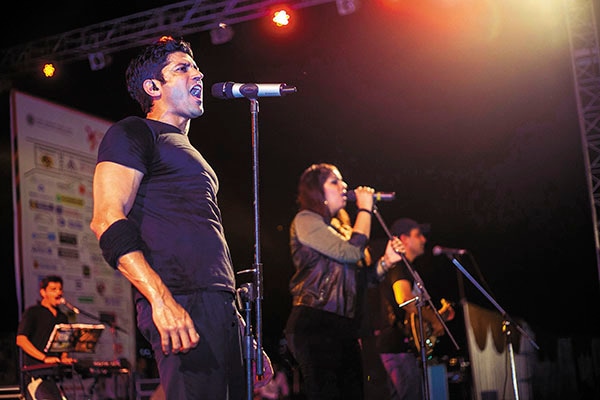 Making music and a difference: Farhan Akhtar performs at IIT-Roorkee with his band