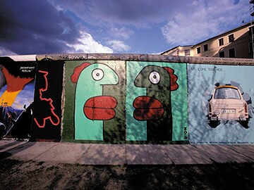 The painting's on the Wall for Thierry Noir