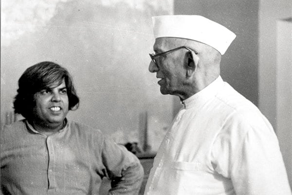 mg_83065_gopal_with_morarji_desai_280x210.jpg