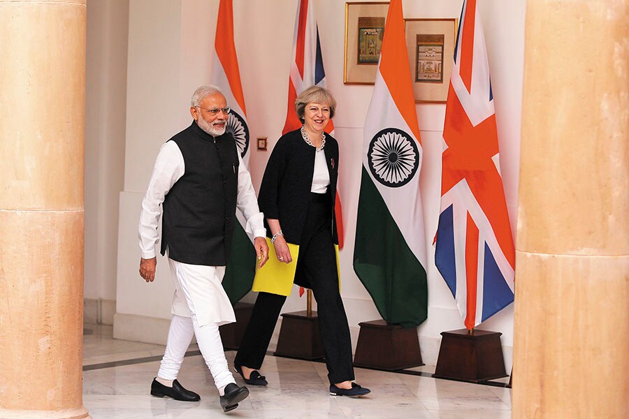 mg_90893_narendra_modi_and_theresa_may_280x210.jpg