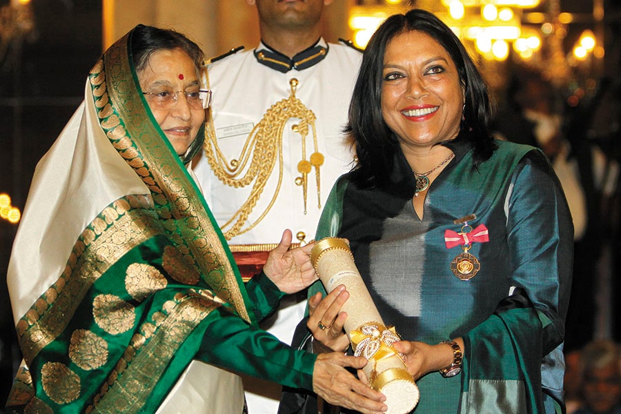 mg_90981_padma_award_mira_280x210.jpg