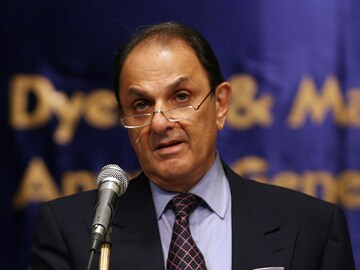 Wadia files criminal case against Tata Sons