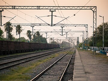 Indian Railways passengers can now book OYO Rooms via IRCTC