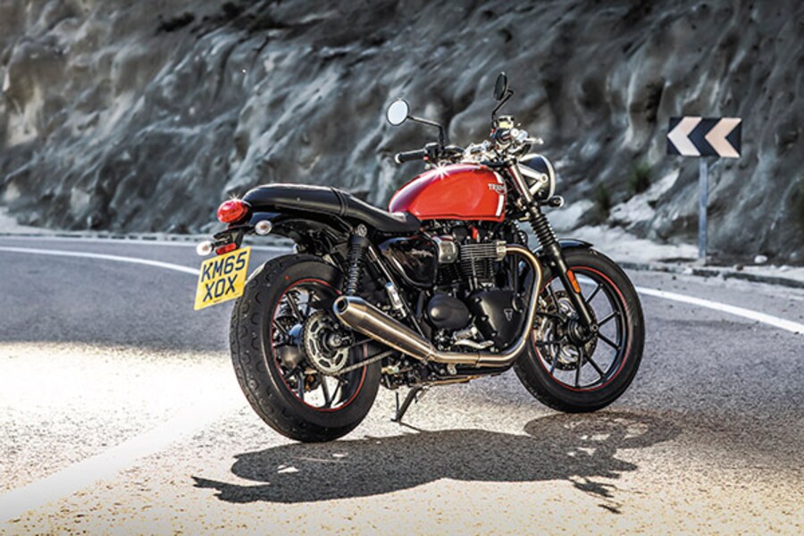 Motorcycle: Triumph Bonneville Street Twin