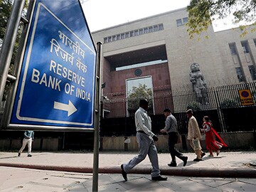 Stressed assets percentage for Indian banks narrowing: Analysts