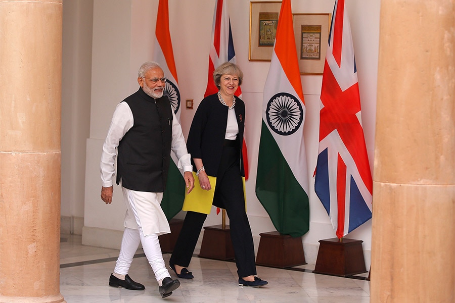 mg_89739_modi_and_may_280x210.jpg