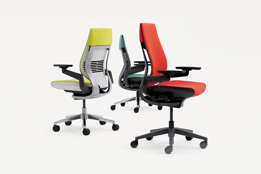 mg_90639_gesture_chairs_280x210.jpg