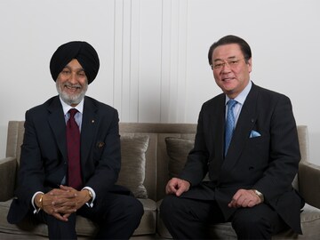 The packaging market in India is growing: Max's Analjit Singh and Toppan's Shingo Kaneko