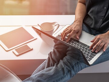 Consumers to prefer online firms offering integrated solutions than individual products