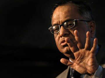 Narayana Murthy makes public letters to "advisors" and Infosys board