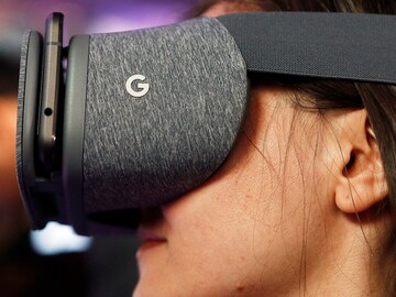 Google's Daydream View VR headset goes on sale in India on Flipkart