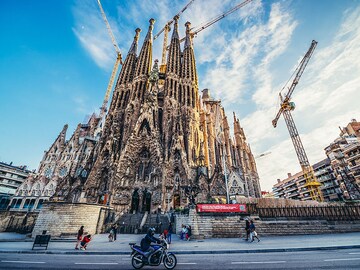 Barcelona: Breathtakingly beautiful and the hub of architectural grandeur