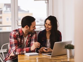 Why power seekers give advice