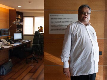 Markets will consolidate in 2018: Rakesh Jhunjhunwala