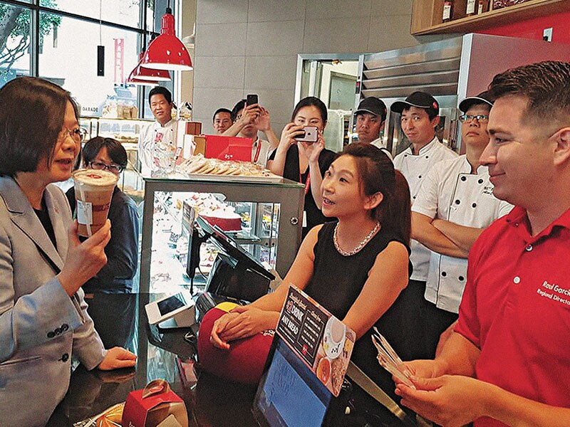 85C bakery cafe: Political roast