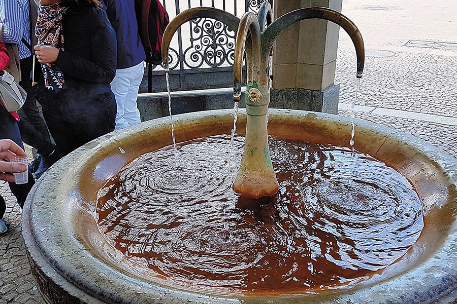 g_117793_kochbrunnen-fountainfromwhichonecandrinkfilteredwater(1)_280x210.jpg