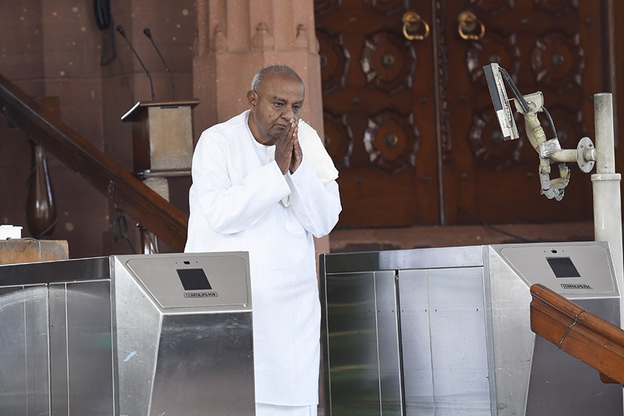 g_116461_deve_gowda_280x210.jpg