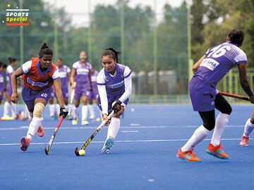 Women's hockey: On a stronger turf