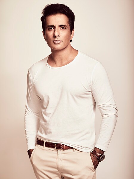 sonu sood_708a7712