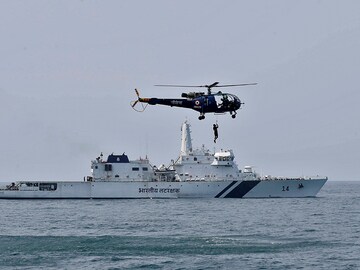 Photo of the Day: Indian Navy Day celebrations on Dec 4