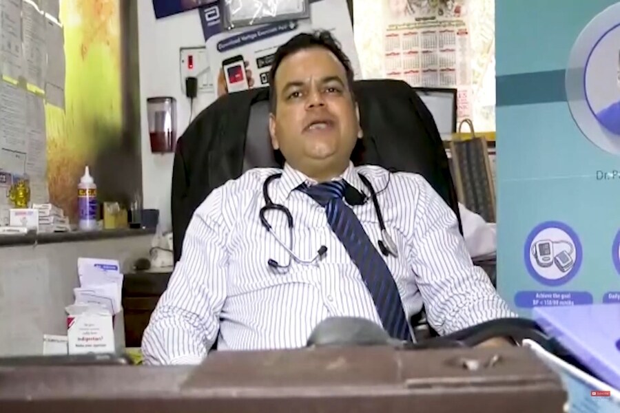 dr. puneet - 900x600